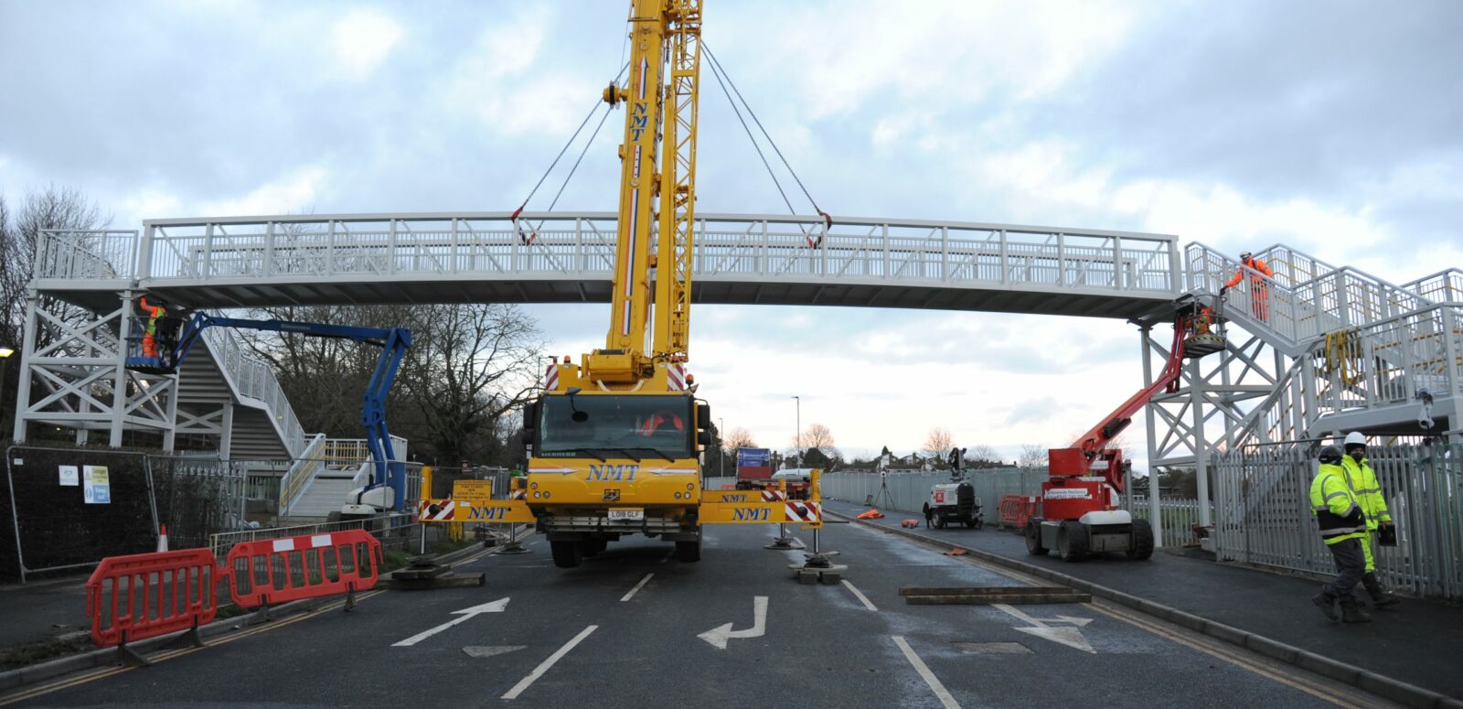 Manton Lane, steel and timber footbridge | Pedestrian Bridges | Beaver Bridges