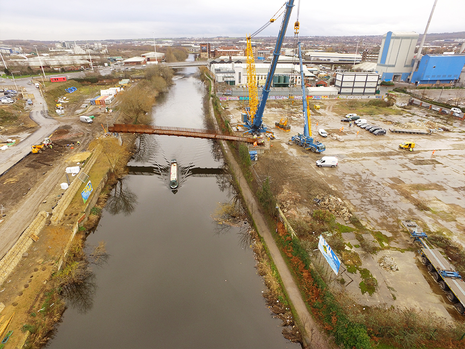 Timber footbridge | Pedestrian Bridges | Beaver Bridges